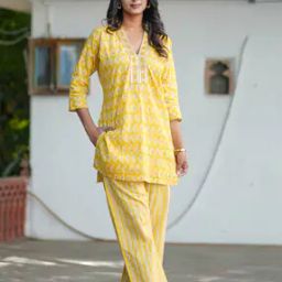 Women Embellished Straight Kurta Set-image-1