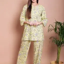 Women Floral Print Top & Pyjama Nightwear Set-image-0