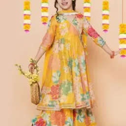 Girls Floral Print Kurta Set-image-24