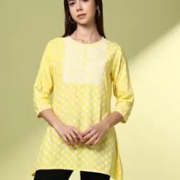 Women All-Over Print Relaxed Fit Cotton Top-picture-10