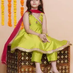 bitiya by bhama Girl Embroidered 3-Piece Set-picture-11