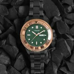Silver Dial Analogue Fashion Watch with Day Date Function And Steel Strap for Men-image-1