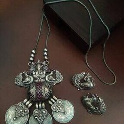 Stone-Studded Necklace & Earrings Set-image-72