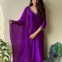 Women Embroidered Straight Kurta Set-image-4