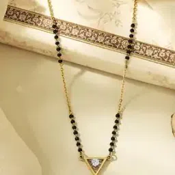 p n gadgil jewellers Women Yellow Gold Viva Spark Mangalsutra-picture-10