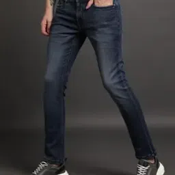 Men Norris Lightly Washed Slim LCO8 Jeans-image-15