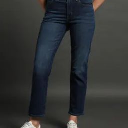 Women 724 Lightly Washed Straight Fit Jeans-image-12