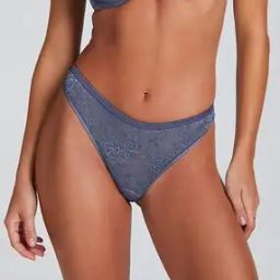 Lea Thongs-picture-35