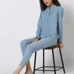 Band-Collar Denim Shirt with Raw Edges-image-38