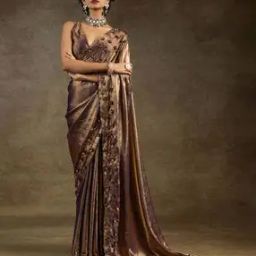 Women Embellished Saree with Scalloped Hem-image-48