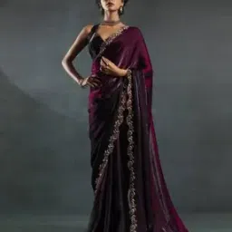 Women Embellished Saree with Scalloped Hem-image-6