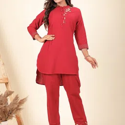 LALI JAIPUR Embroidered Mandarin Collar High-Low Tunic With Trousers Co-Ords-picture-47