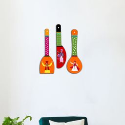 SAF 3-Pcs Orange & Green Bhangra Art Printed Spoon Shaped MDF Pine Wooden Wall Hangings-image-33