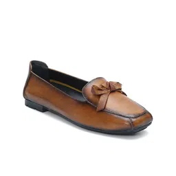 Zoom Shoes Women Textured Leather Lightweight Loafers & Bow-image-25
