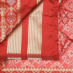Dupatta Bazaar Peach-Coloured & Red Ethnic Motifs Woven Design Dupatta image 3