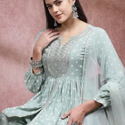 Stylum Green Ethnic Motifs Printed Empire Thread Work Kurti with Dhoti Pants & Dupatta image 4