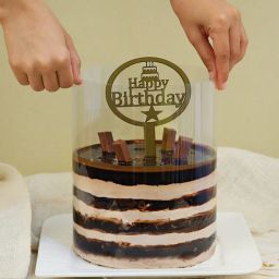 Kit Kat Pull me Up B'day Cake-15