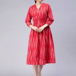 ENTELLUS Geometric Printed V-Neck Smocked Cotton A-Line Midi Dress-7
