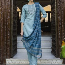 VredeVogel Geometric Embroidered Regular Sequinned Straight Kurta & Trouser With Dupatta-29