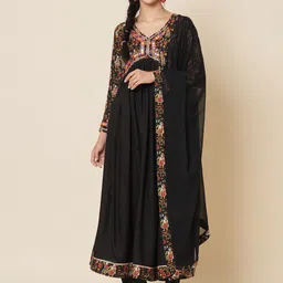 Meeranshi Women Ethnic Motifs Yoke Design Empire Mirror Work Kurta with Trousers & With Dupatta-43