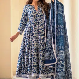 NEW STYLISH Floral Printed Regular Kurta with Trousers & Dupatta image 3