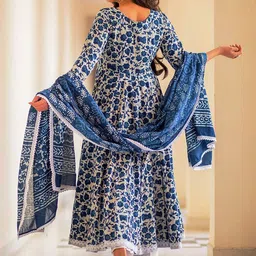 NEW STYLISH Floral Printed Regular Kurta with Trousers & Dupatta image 4