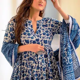 NEW STYLISH Floral Printed Regular Kurta with Trousers & Dupatta image 5
