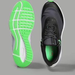 nike Quest 3 Shield Running Shoes image 2