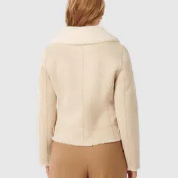forever new Women Zip-Front Jacket with Lapel Neckline image 3