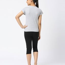 sini mini Typographic Print T-Shirt & Capris Set image 4