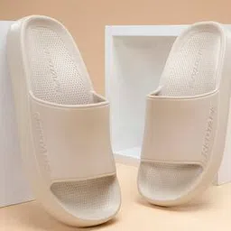 red tape Men Text-Embossed Round-Toe Slides-picture-43