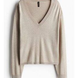 Women Fine-Knit V-Neck Jumper-image-41