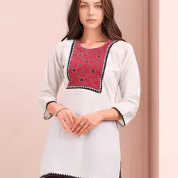 Women Embroidered Straight Kurti-image-45