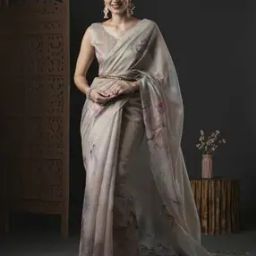 Women Floral Print Saree with Contrast Border-image-48