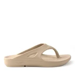Men Typographic Print Round-Toe T-Strap Flip-Flops-image-4