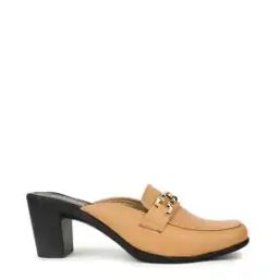 Heeled Shoes with Metal Accent-image-17