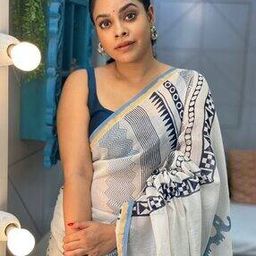 Women Printed Saree with Tassels-image-75