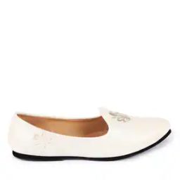 Men Embroidered Pointed-Toe Juttis-picture-53