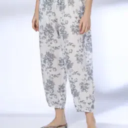 Women Floral Print Pants-image-102
