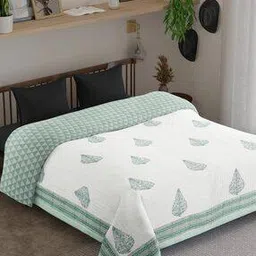 Leaf Print King-Size Reversible Bed Cover-picture-14