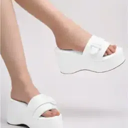 shoetopia Girls Regular Fit Chunkky Heeled Sandals-picture-18
