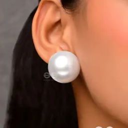 Women Classic Serenade Pearl Stud Earrings-4