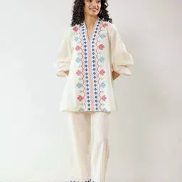 Women Embroidered 2-Piece Top & Pants Set-image-34