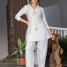 Embroidered Kurta with Pants-image-4