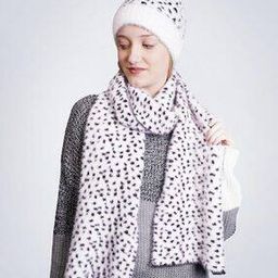Women Dalmatian Pattern Beanie with Muffler-27
