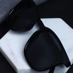 Unisex Polarized and UV Protected Wayfarer Sunglasses -VC S14090-image-0
