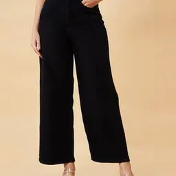 Stretchable Mid-Rise Wed Leg Jeans-image-4