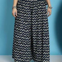 Women Chevrons Print Flared Palazzos-picture-22