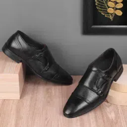 Men Slip-On Shoes with Synthetic Fibre Upper-image-42