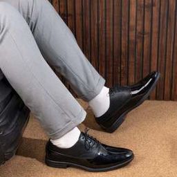 Men Round-Toe Lace-Up Derbys-image-16